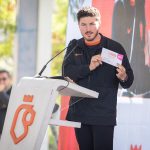 Samuel García impulsa el bienestar con la entrega de tarjetas del programa “Ayudamos a las Mujeres” en Nuevo León