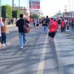 Fans de Chivas e Irapuato protagonizan brutal enfrentamiento previo a partido amistoso