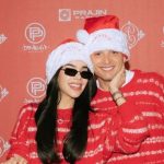 Kenia Os y Peso Pluma celebran la Navidad con niños latinos en Estados Unidos