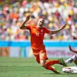 ¡No era penal! Wesley Sneijder por fin confiesa que no había falta sobre Robben en Brasil 2014