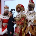 Reyes Magos llegan a la mañanera de Sheinbaum y parten la rosca