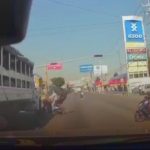 Motociclista muere atropellado por camión de la Guardia Nacional