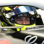 Checo Pérez termina 17 en el GP de Japón de la F1 tras una carrera complicada
