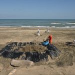 Derrame de petróleo avanza 170 kilómetros y llega a Tabasco