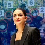 Andrea Chávez pone en duda versión del Gobierno de Chihuahua sobre foto de agentes