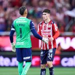 Chivas rescata empate 2-2 vs Pumas y es más líder que nunca en la Liga MX