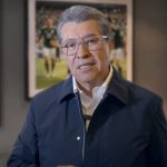 Ricardo Monreal organiza intercambio de estampas del Mundial 2026 con Diputados