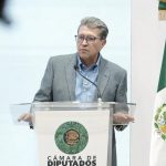 Monreal abre la puerta a periodo extraordinario con temas clave en la agenda