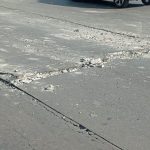Se abre grieta en Circuito Interior de CDMX y se fractura el concreto hidráulico