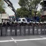 Policía de CDMX bloquea el avance de la CNTE hacia el Estadio Banorte