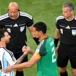 FIFA habría detenido la investigación sobre el arbitraje de Szymon Marciniak en el Argentina vs Argelia