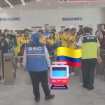 La fiebre colombiana invade el Tren Ligero rumbo al Estadio Banorte previo al partido