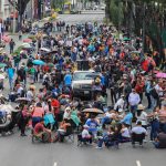 Operativo en CDMX retira tubos, mazos y cohetones durante protestas de la CNTE