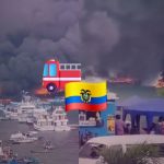 Ecuador: incendio en Manta destruye al menos 35 embarcaciones y deja heridos