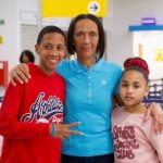 La mamá de Vozinha, Ana Candida Evora, inicia su viaje a Estados Unidos